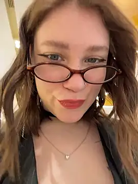 Snapshot of lucy-joy chatting on January 15, 9:36 am lucy-joy online show from January 15, 9:36 am