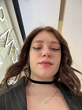 Snapshot of lucy-joy chatting on February 17, 11:18 am lucy-joy online show from February 17, 11:18 am