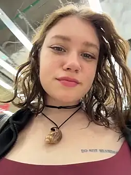 Snapshot of lucy-joy chatting on April 12, 10:42 am lucy-joy online show from April 12, 10:42 am