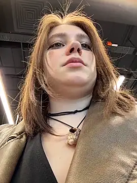 Snapshot of lucy-joy chatting on April 19, 11:20 am lucy-joy online show from April 19, 11:20 am