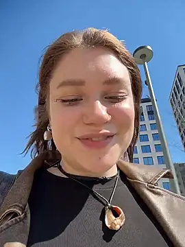 Snapshot of lucy-joy chatting on May 3, 10:21 am lucy-joy online show from May 3, 10:21 am
