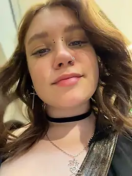 lucy-joy online show from June 24, 8:13 am