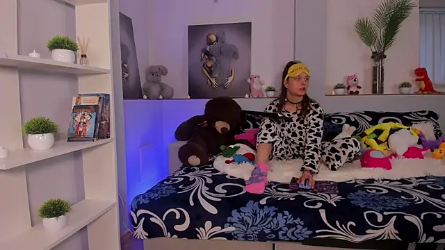 AlicePill online show from November 18, 2:39 am