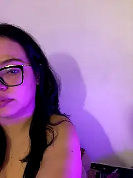 Emily Taylor2 online show from October 17, 1:53 am