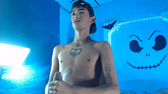 Snapshot of gabo_hotboy chatting on October 15, 8:47 am gabo hotboy online show from October 15, 8:47 am