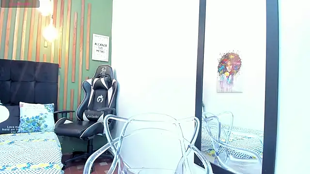 Snapshot of Laura_Sex19 chatting on September 30, 11:37 am Laura Sex19 online show from September 30, 11:37 am