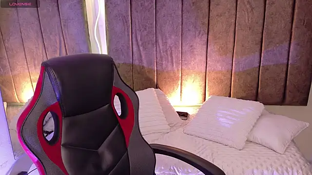 Megan  cole1 online show from October 8, 7:33 pm