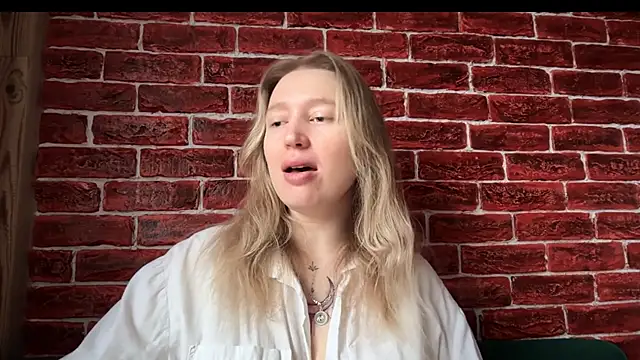 Snapshot of CitrusBlissss chatting on October 22, 2:12 am CitrusBlissss online show from October 22, 2:12 am