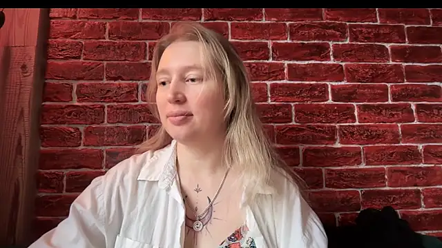 Snapshot of CitrusBlissss chatting on October 24, 2:08 am CitrusBlissss online show from October 24, 2:08 am