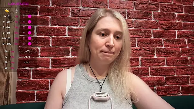 Snapshot of CitrusBlissss chatting on November 23, 2:39 pm CitrusBlissss online show from November 23, 2:39 pm