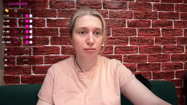 Snapshot of CitrusBlissss chatting on November 25, 2:39 pm CitrusBlissss online show from November 25, 2:39 pm