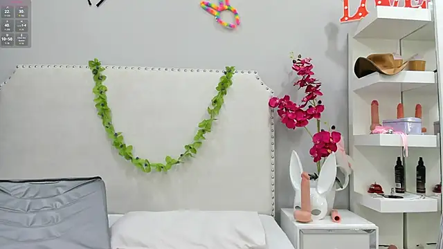 Snapshot of KoraSweett chatting on September 30, 7:52 pm KoraSweett online show from September 30, 7:52 pm