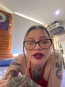 KoraSweett online show from February 4, 8:25 pm