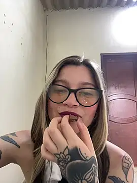 Snapshot of KoraSweett chatting on March 5, 9:22 pm KoraSweett online show from March 5, 9:22 pm