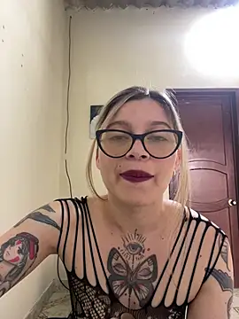 Snapshot of KoraSweett chatting on March 9, 6:45 pm KoraSweett online show from March 9, 6:45 pm