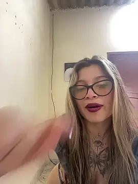 Snapshot of KoraSweett chatting on March 11, 7:53 pm KoraSweett online show from March 11, 7:53 pm