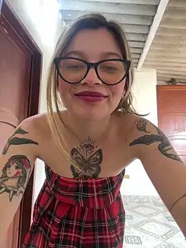 Snapshot of KoraSweett chatting on March 25, 7:42 pm KoraSweett online show from March 25, 7:42 pm