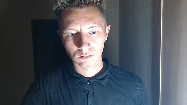 Snapshot of BlondZilla chatting on November 10, 6:56 am BlondZilla online show from November 10, 6:56 am