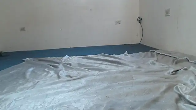 Snapshot of BlondZilla chatting on November 11, 3:45 pm BlondZilla online show from November 11, 3:45 pm