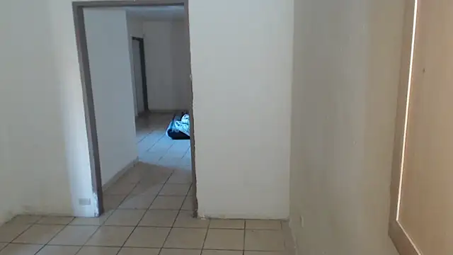 Snapshot of BlondZilla chatting on December 2, 11:11 pm BlondZilla online show from December 2, 11:11 pm