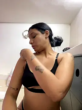 Snapshot of Danny_gonza chatting on October 19, 7:47 pm Danny gonza online show from October 19, 7:47 pm