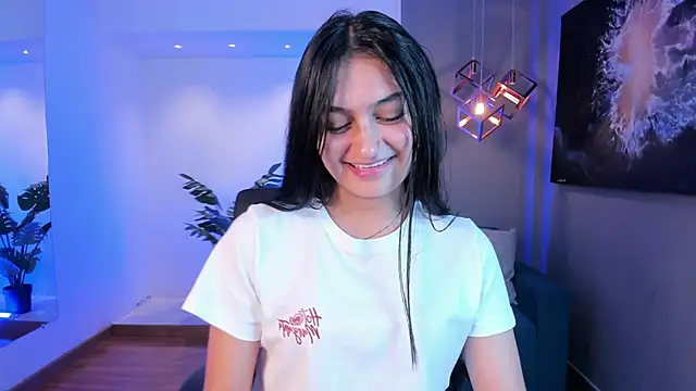 Snapshot of AidaJones chatting on October 7, 11:51 am AidaJones online show from October 7, 11:51 am