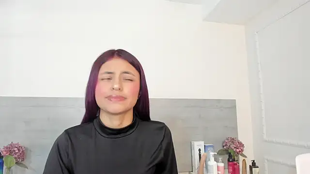 sunnyWhitee online show from April 27, 7:23 pm