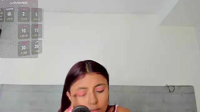 sunnyWhitee online show from July 1, 7:13 pm