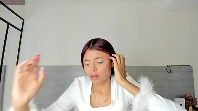sunnyWhitee online show from July 10, 11:24 am