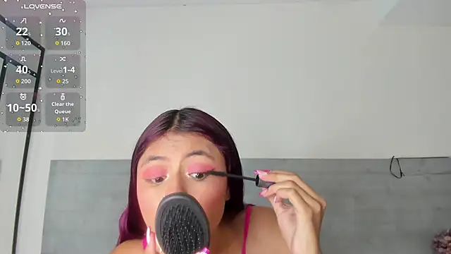 sunnyWhitee online show from July 23, 7:23 pm
