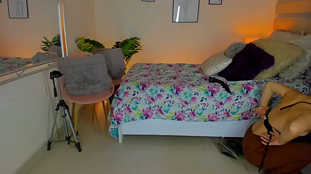 LusyKitty online show from September 11, 3:12 pm