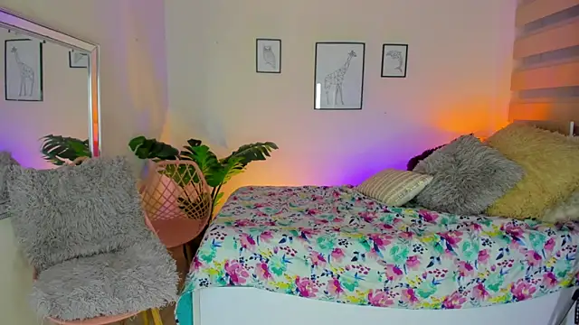 LusyKitty online show from September 17, 3:03 pm