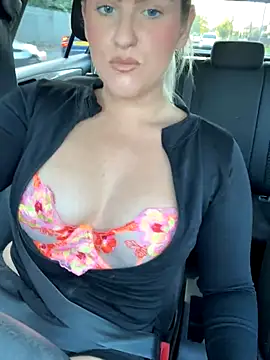 Charleigh xx online show from September 25, 4:32 pm