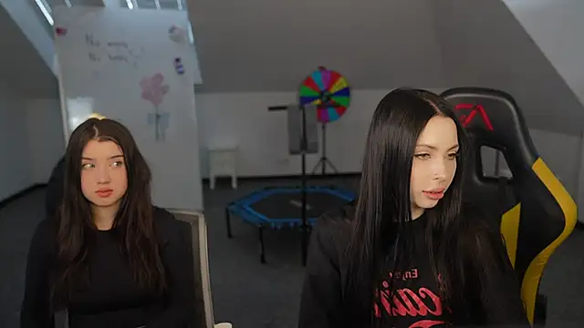 Snapshot of VivianSweet_ chatting on April 28, 10:53 am VivianSweet online show from April 28, 10:53 am
