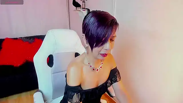 Snapshot of Trinityy__ chatting on March 6, 8:49 pm Trinityy online show from March 6, 8:49 pm