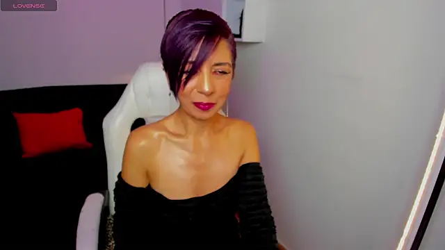 Snapshot of Trinityy__ chatting on April 9, 7:41 pm Trinityy online show from April 9, 7:41 pm
