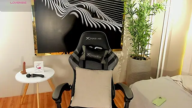 Skyyle  online show from November 26, 12:28 pm