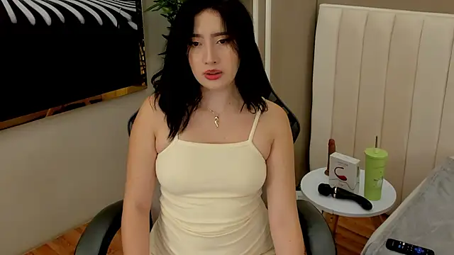 Skyyle  online show from June 17, 1:12 pm