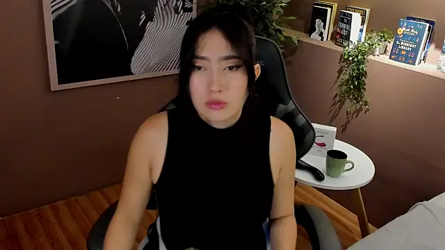 Skyyle  online show from July 16, 1:28 pm
