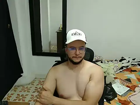 cloudsxxx online show from February 13, 10:39 pm