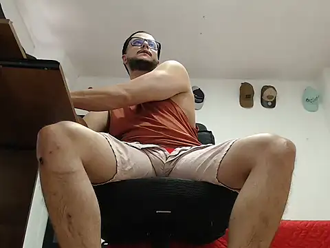 cloudsxxx online show from February 21, 5:47 pm