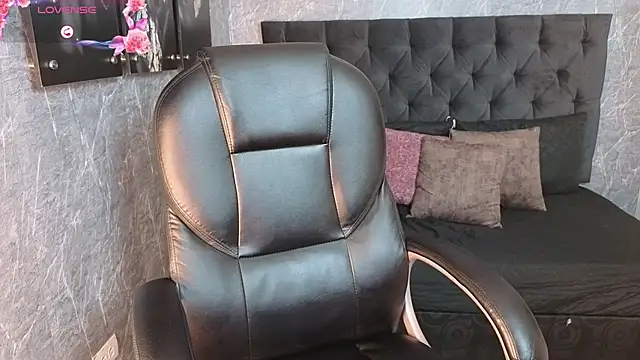 eileen  hills online show from September 23, 6:55 pm