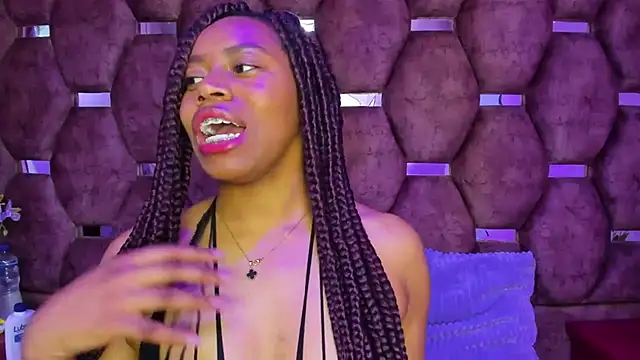 Thiana Taylor online show from December 2, 7:42 pm