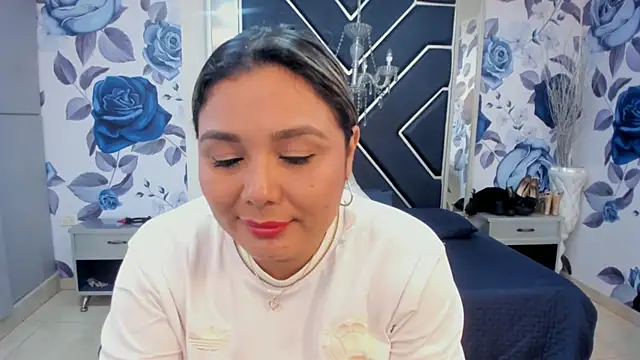 LatinaHoleQueen online show from October 15, 2:28 pm