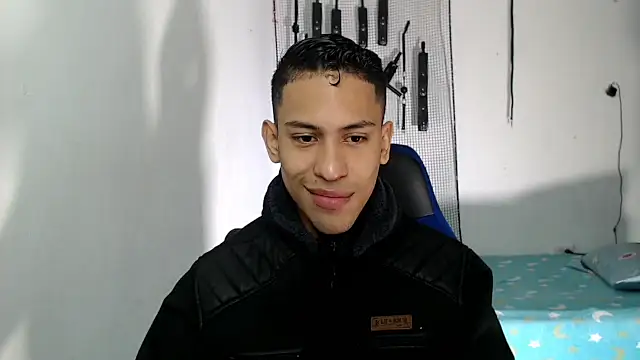 dylan apol0 online show from September 27, 4:39 am