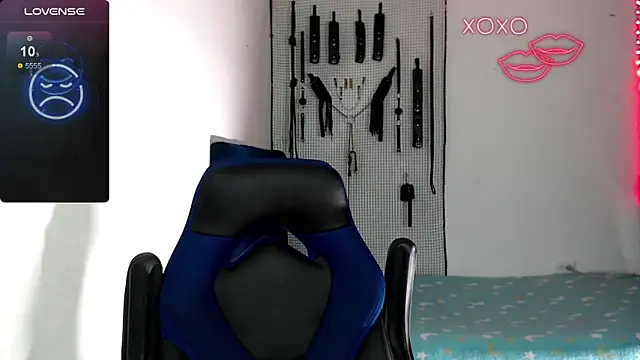 dylan apol0 online show from October 23, 4:01 am