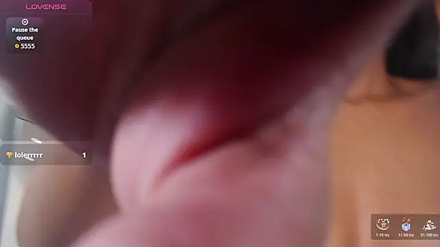 Snapshot of adarosex chatting on December 13, 11:32 pm adarosex online show from December 13, 11:32 pm