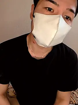 kqitooo online show from April 3, 5:05 am