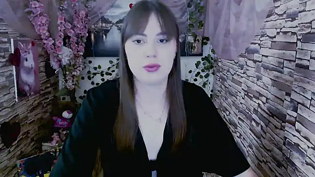 Amanda Bright  online show from September 18, 6:59 am