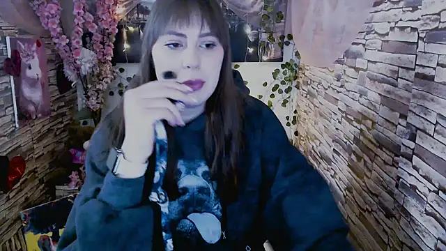 Amanda Bright  online show from October 1, 6:30 am